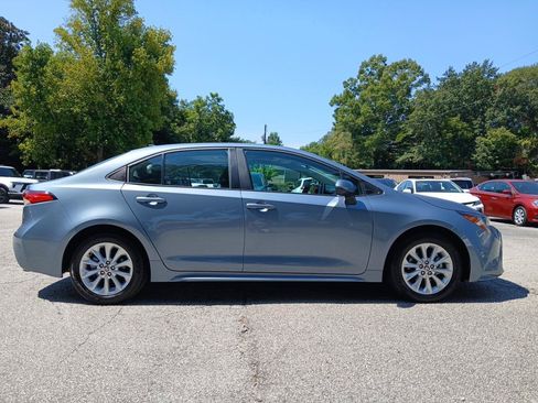 Used 2020 Toyota Corolla LE w/ LE Premium Package FWD image 5