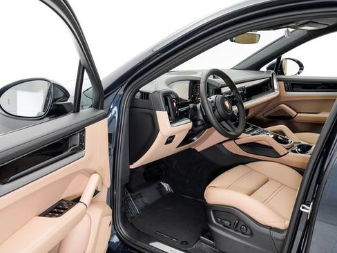 Certified 2026 Porsche Cayenne Coupe AWD/4WD image 7