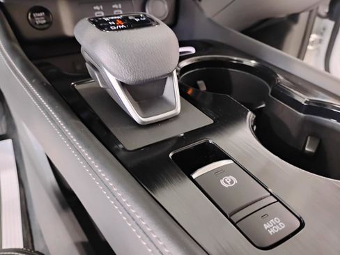 Used 2025 Nissan Rogue Platinum w/ Tech Package image 27