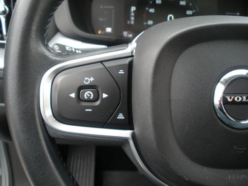 Used 2018 Volvo XC60 T5 Momentum AWD/4WD image 39