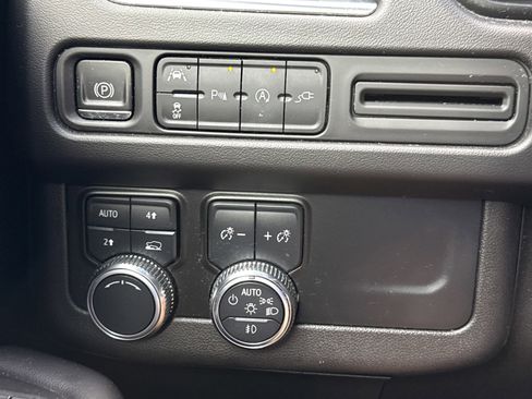 Used 2021 GMC Yukon SLT image 21