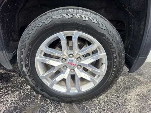 Used 2019 GMC Sierra 1500 SLT w/ Driver Alert Package I AWD/4WD image 14