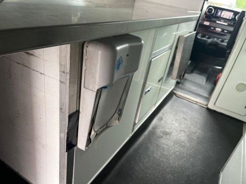 Used 2020 Mercedes-Benz Sprinter 4500 w/ Premium Plus Package image 41