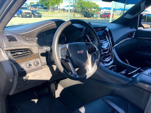 Used 2016 Cadillac Escalade Platinum AWD/4WD image 18