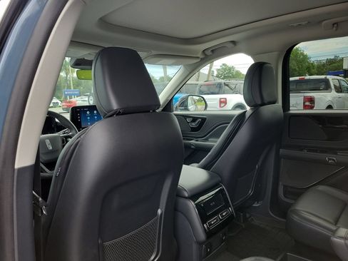 Used 2025 Lincoln Aviator AWD image 21