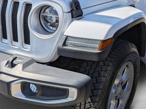 Used 2021 Jeep Wrangler Unlimited Sahara AWD/4WD image 8