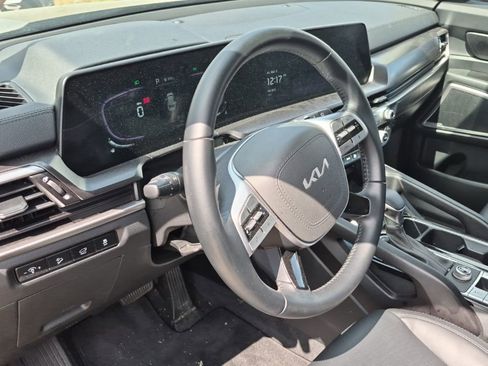 Used 2025 Kia Telluride S image 5