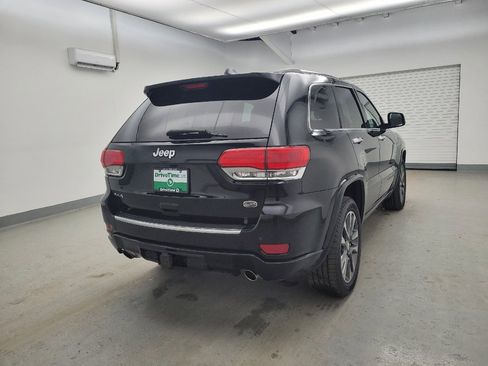 Used 2017 Jeep Grand Cherokee Overland image 9