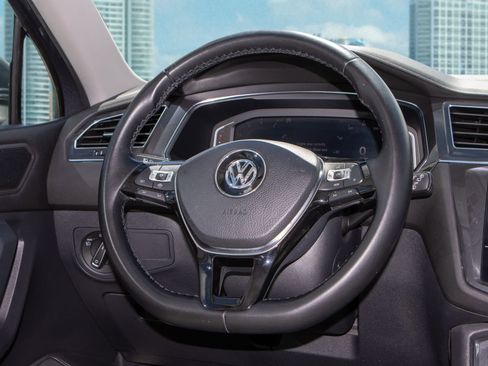 Used 2019 Volkswagen Tiguan SEL image 23