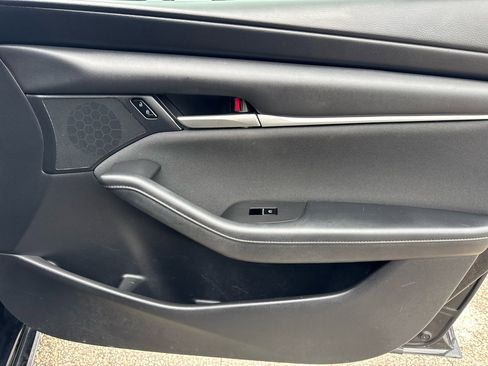 Used 2022 MAZDA MAZDA3 s image 31