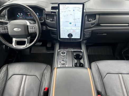 Certified 2023 Ford Expedition Platinum image 3