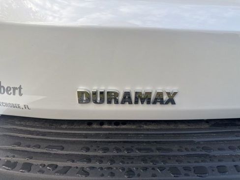 Used 2024 Chevrolet Tahoe Premier w/ Advanced Technology Package RWD image 3