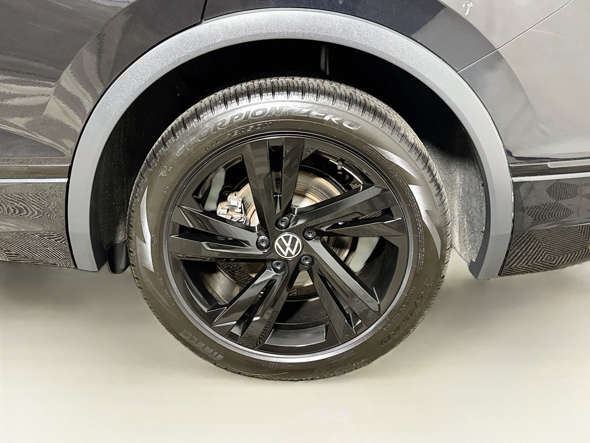 Used 2023 Volkswagen Tiguan SE R-Line AWD/4WD image 26