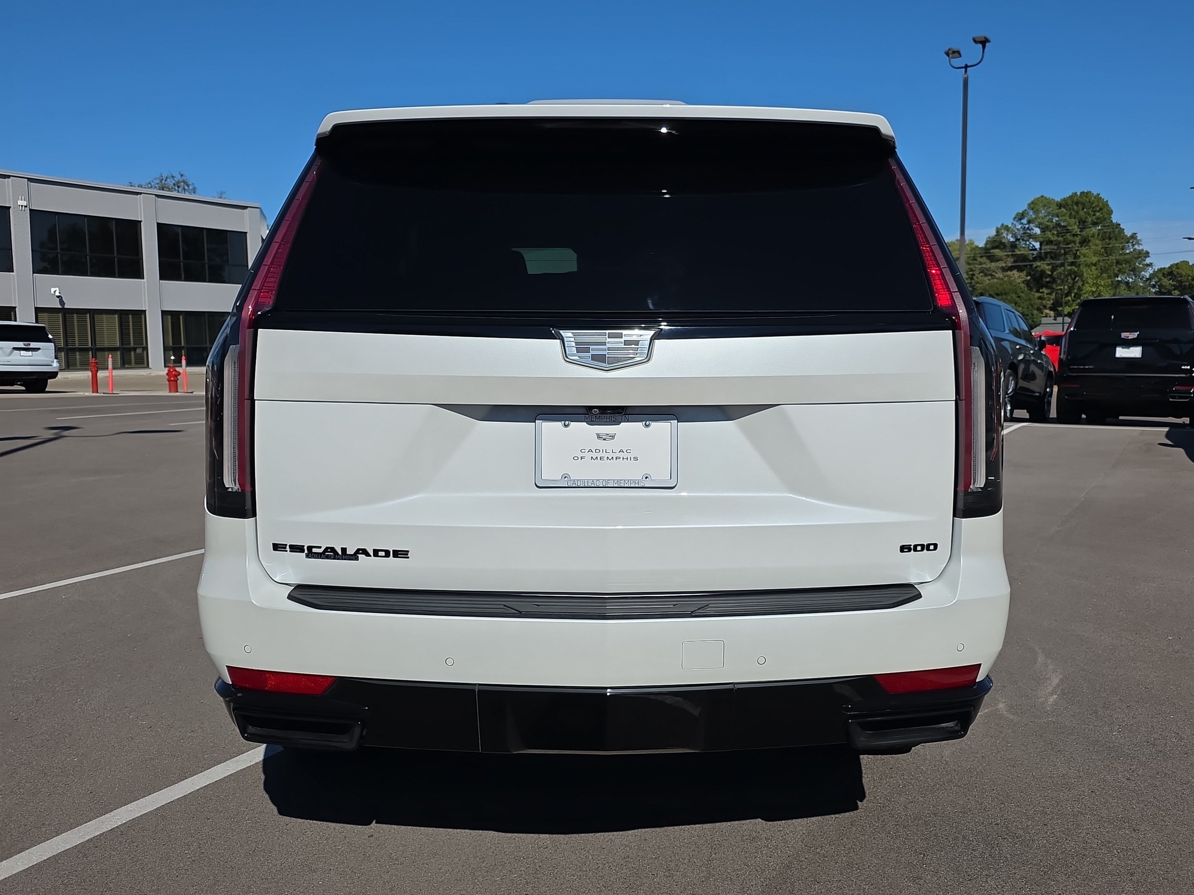 Used 2023 Cadillac Escalade Sport w/ LPO, ONYX Package AWD/4WD image 4