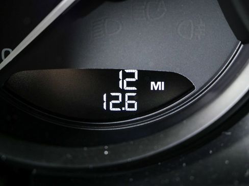 New 2026 Porsche Macan image 9