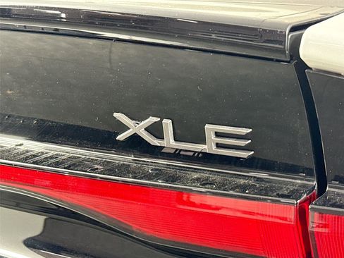 Certified 2024 Toyota Prius XLE image 15