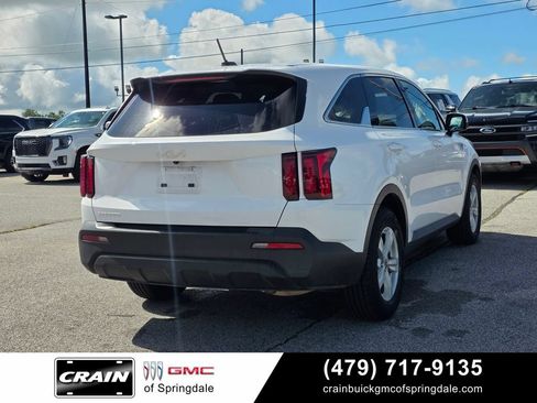 Used 2023 Kia Sorento LX FWD image 8