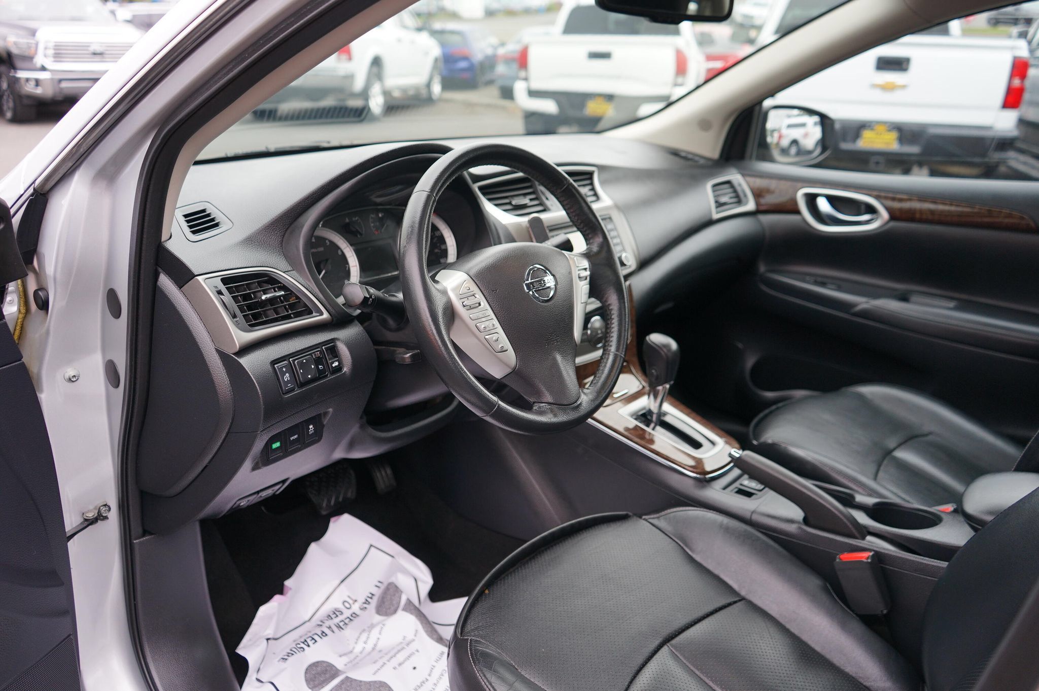 Used 2014 Nissan Sentra SL w/ Premium Package FWD image 12