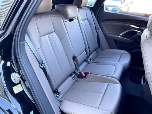 Certified 2025 Audi Q5 Premium w/ Convenience Package image 16
