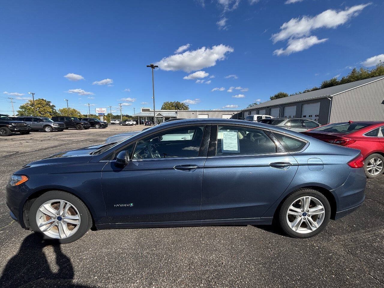 Used 2018 Ford Fusion SE FWD image 1