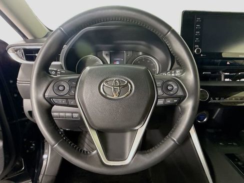 Used 2022 Toyota Venza LE AWD/4WD image 11