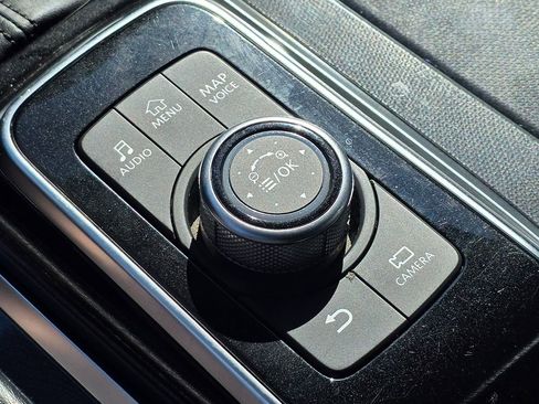 Used 2023 Nissan Armada SV image 39