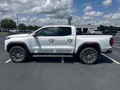 Used 2025 GMC Canyon Denali AWD/4WD image 3