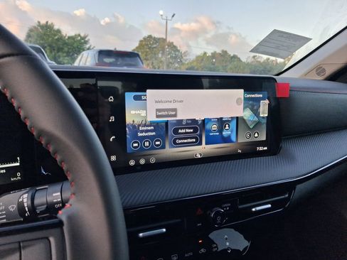 New 2026 Nissan Kicks SR FWD image 8