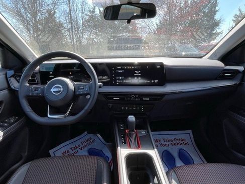 New 2025 Nissan Kicks SR image 18