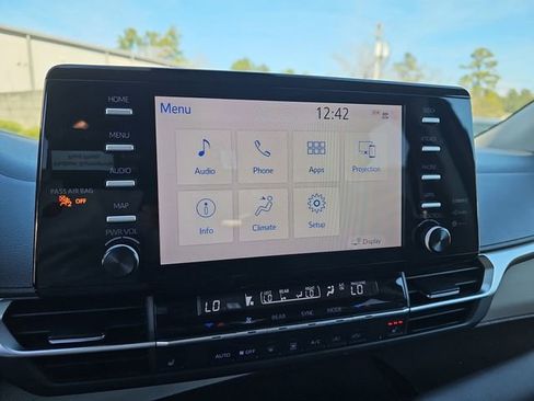 Used 2021 Toyota Sienna XLE image 27