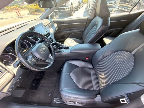 Used 2022 Toyota Camry SE image 7