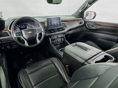 Used 2021 Chevrolet Suburban Premier w/ Premium Package AWD/4WD image 37
