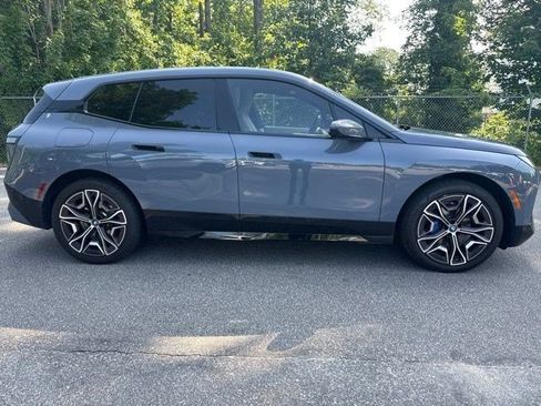 Used 2024 BMW iX xDrive50 w/ Premium Package AWD/4WD image 4