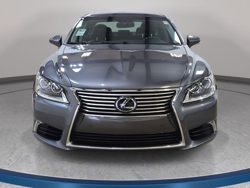 Used 2017 Lexus LS 460 AWD w/ Comfort Package image 3
