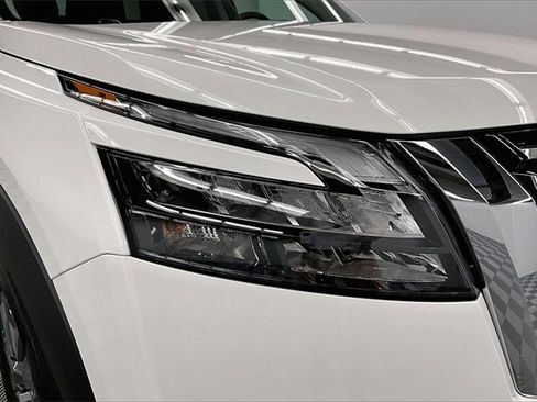New 2025 Nissan Pathfinder S image 13