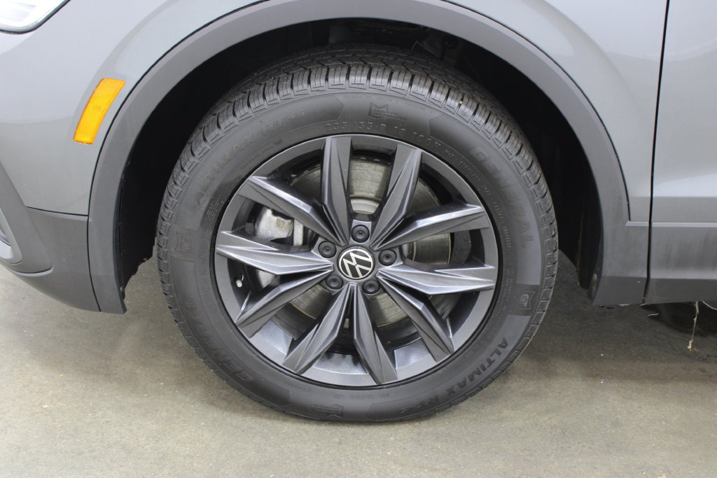Used 2023 Volkswagen Tiguan SE FWD image 27