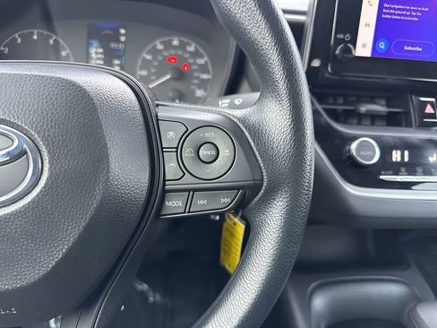 Used 2025 Toyota Corolla LE image 14