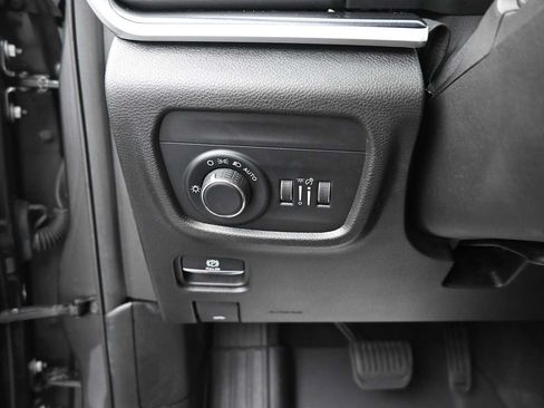 Used 2023 Jeep Grand Cherokee L Laredo AWD/4WD image 10