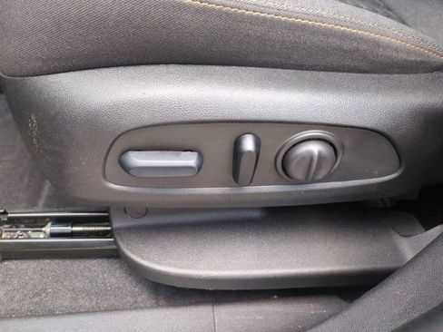 Used 2023 Chevrolet Equinox LT FWD image 23