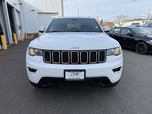 Used 2018 Jeep Grand Cherokee Laredo image 2