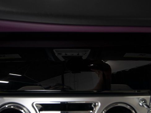 Used 2017 Rolls-Royce Dawn image 31