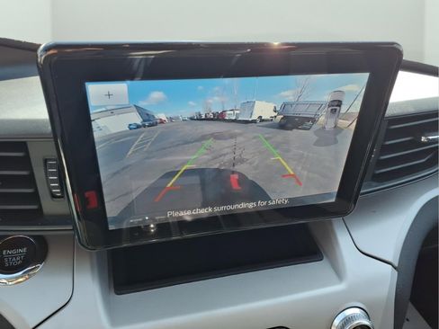 Used 2024 Ford Explorer XLT w/ Class IV Trailer Tow Package image 10