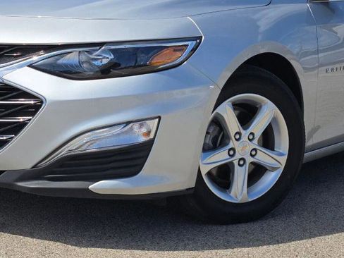 Used 2022 Chevrolet Malibu LS image 3