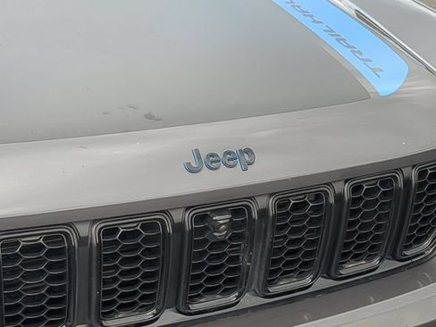Used 2023 Jeep Grand Cherokee Trailhawk w/ Luxury Tech Group III AWD/4WD image 11