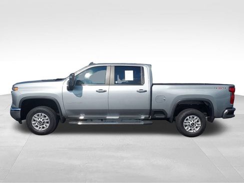 Used 2025 Chevrolet Silverado 2500 LT w/ Convenience Package AWD/4WD image 2