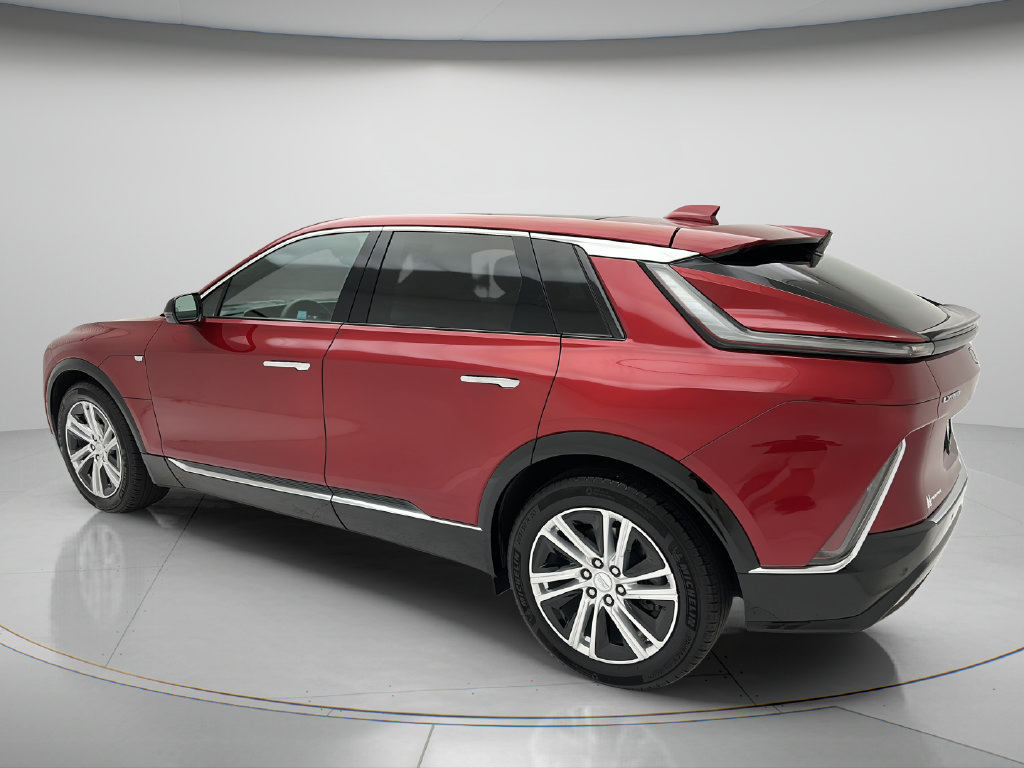 Used 2024 Cadillac Lyriq Tech AWD/4WD image 4