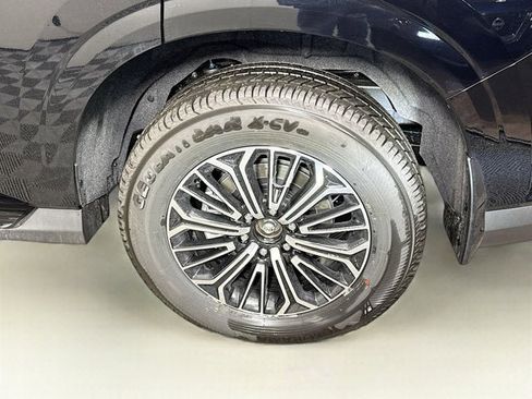 New 2025 Nissan Armada SL w/ Captain's Chari Seat Package image 35