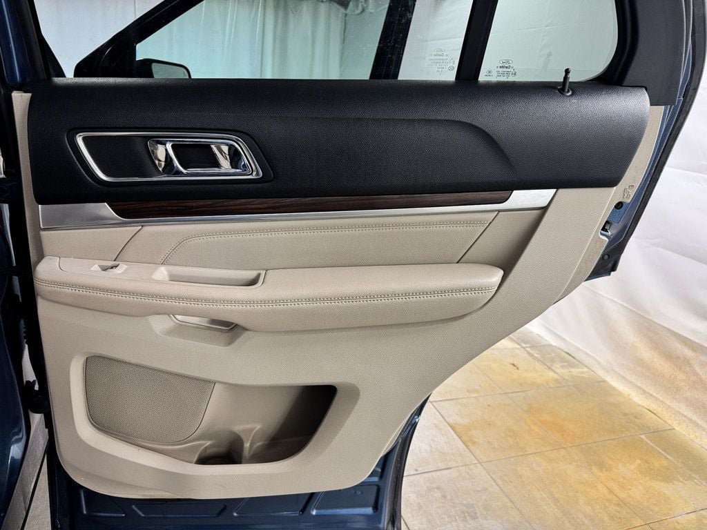 Used 2018 Ford Explorer Limited w/ Equipment Group 301A AWD/4WD image 16
