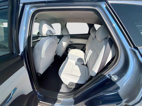 New 2026 Hyundai Tucson SEL FWD image 18