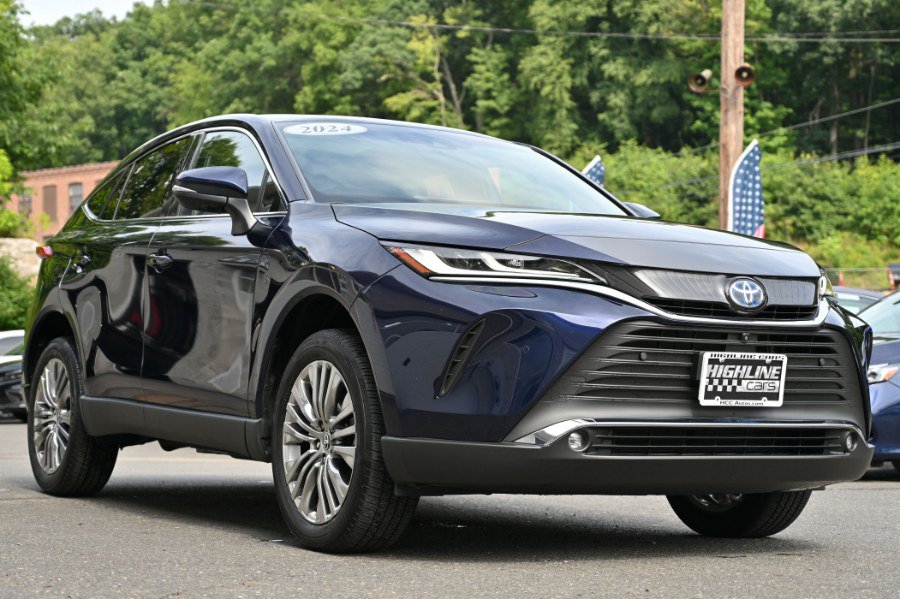 Used 2024 Toyota Venza Limited AWD/4WD image 9